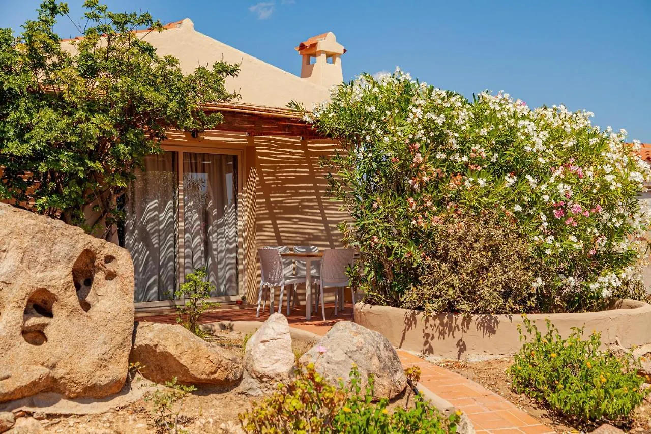 *** Ξενοδοχείο με διαμερίσματα Residence Hotel Lu Nibareddu San Teodoro  Ιταλία