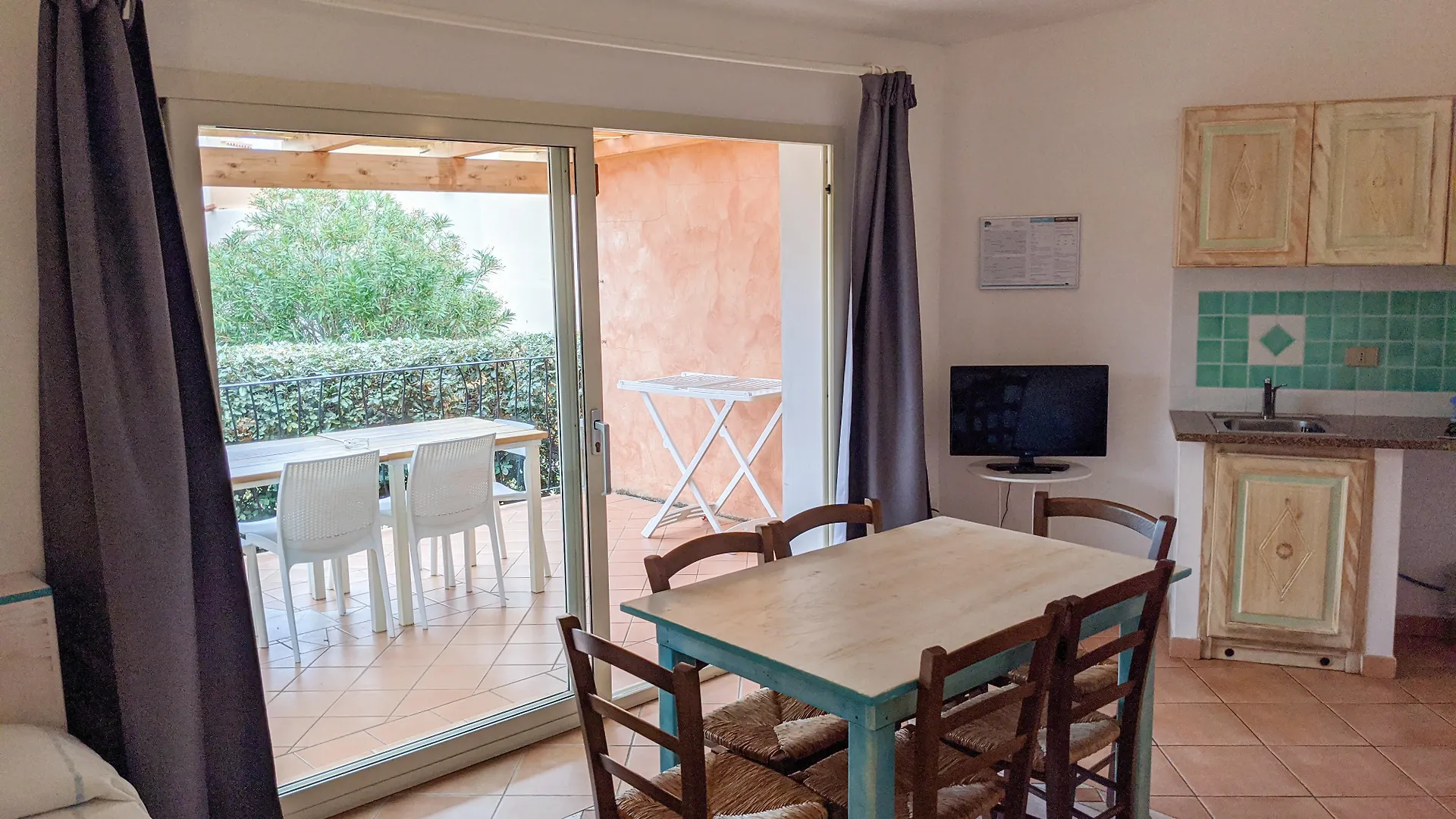 Ξενοδοχείο με διαμερίσματα Residence Hotel Lu Nibareddu San Teodoro