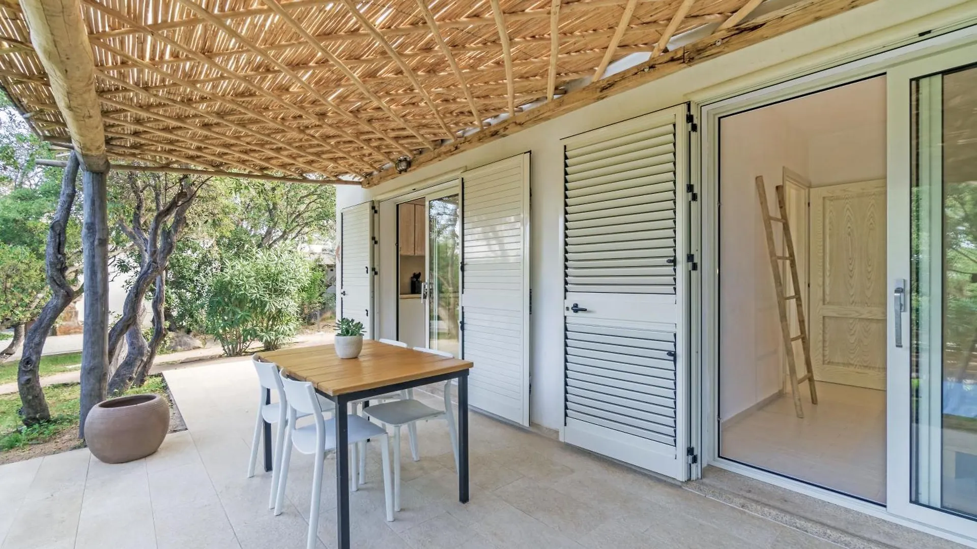 Ξενοδοχείο με διαμερίσματα Residence Hotel Lu Nibareddu San Teodoro